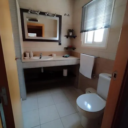 Casa Con Piscina Комарруга